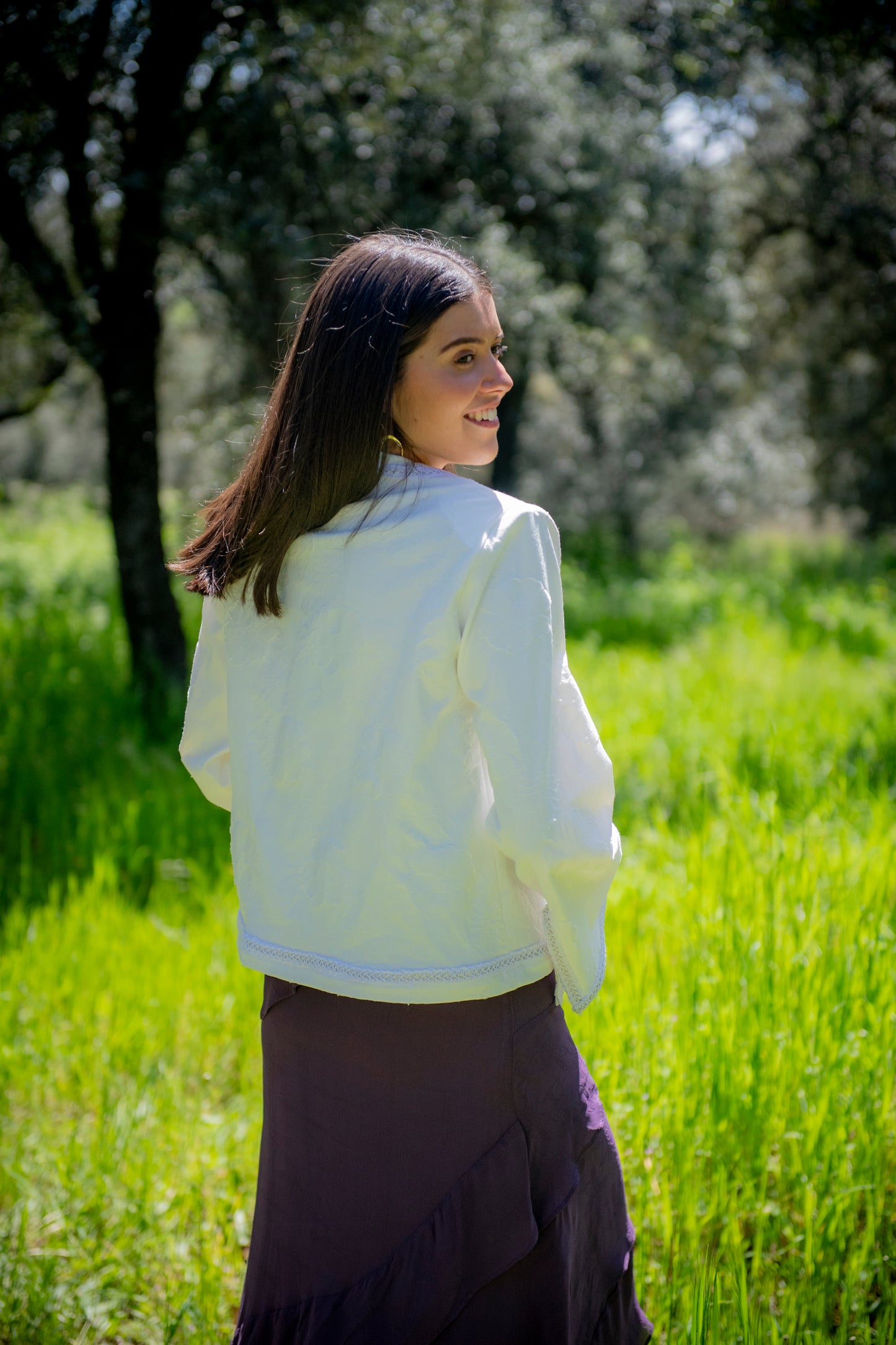 Chaqueta blanca acampanada
