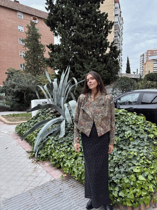 Falda negra de encaje